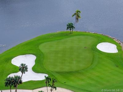 3675 N Country Club Dr PENTHOUSE 3, Aventura, FL, 33180