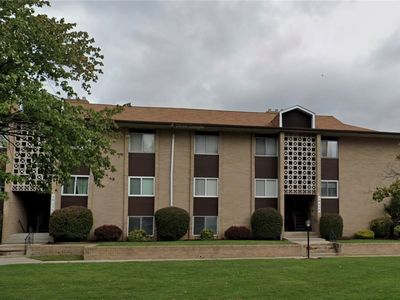 10436 N Church Dr APT 202, Parma Heights, OH, 44130