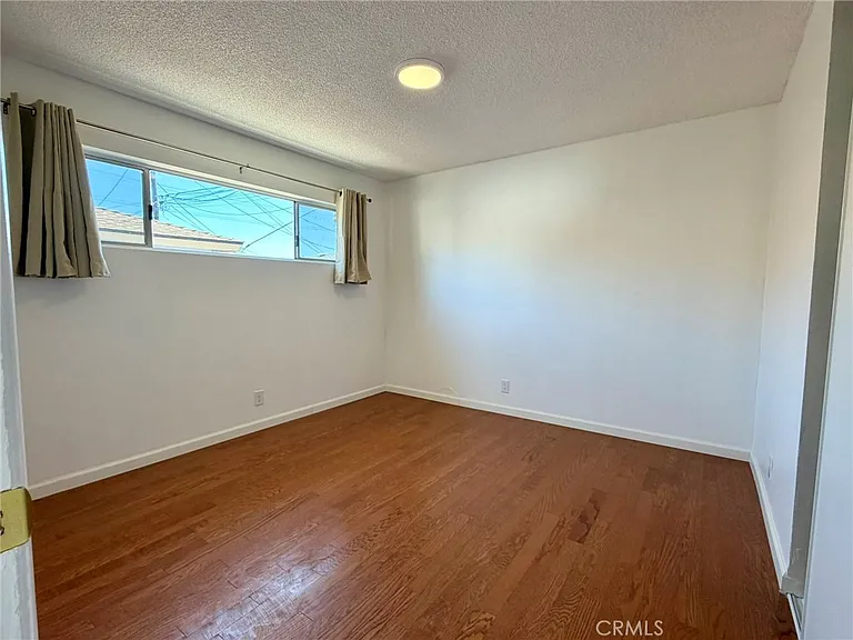 1018 W 3rd St #2 — Photo 10
