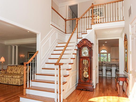 3rd image of 9864 Farmstead Dr
