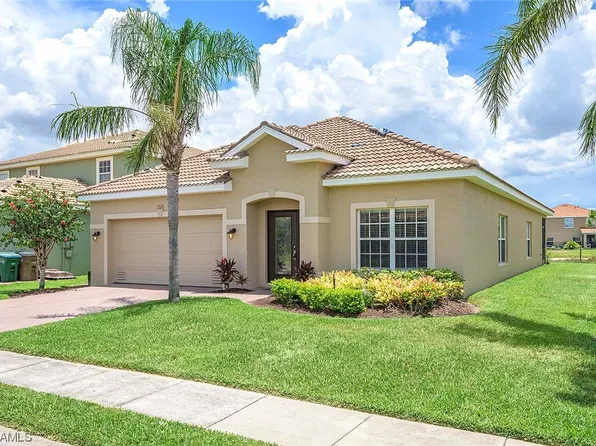 2120 Cape Heather Cir, Cape Coral, FL 33991