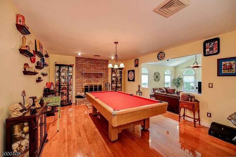 1st image of 54 Glen Ave