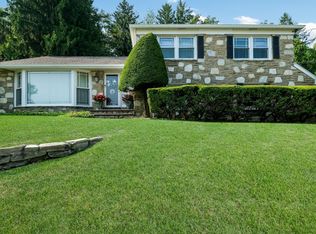 908 Summit Ln, Oreland, PA 19075