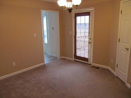 4th image of 242 Grassmire Dr