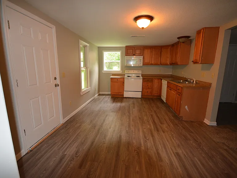 2037 N Jefferson Ave — Photo 4