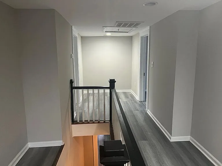 404 Formosa Ave — Photo 16