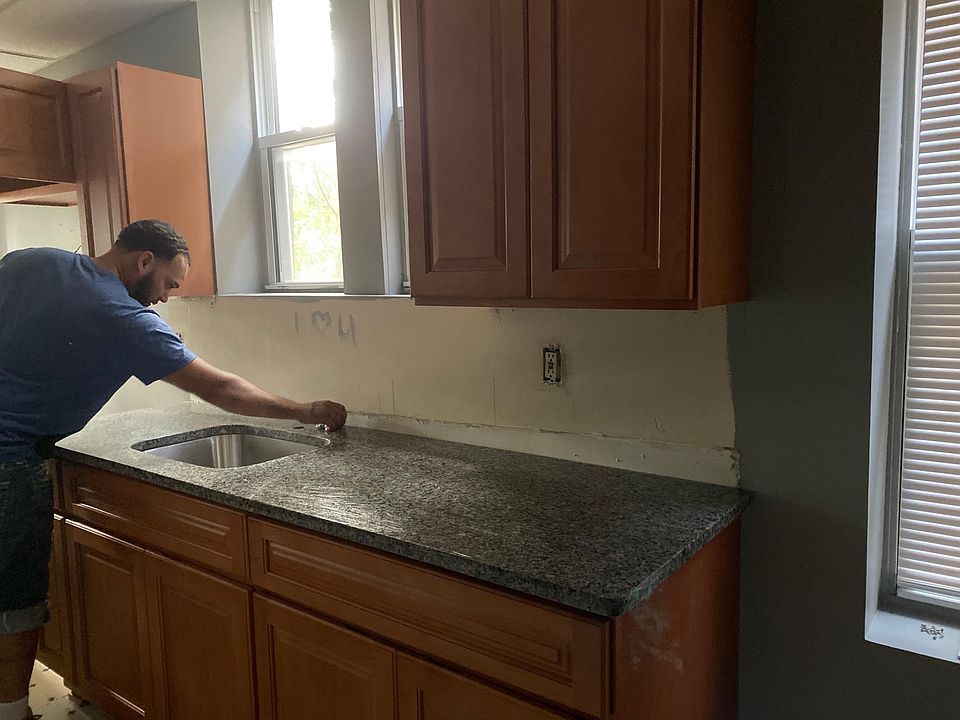 2nd image of 448 W Tilghman St APT 1