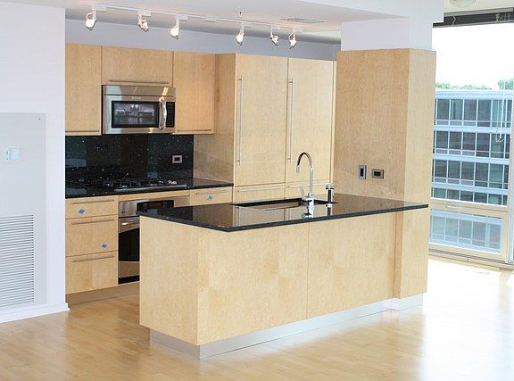 4th image of 9725 Woods Dr Unit 1801