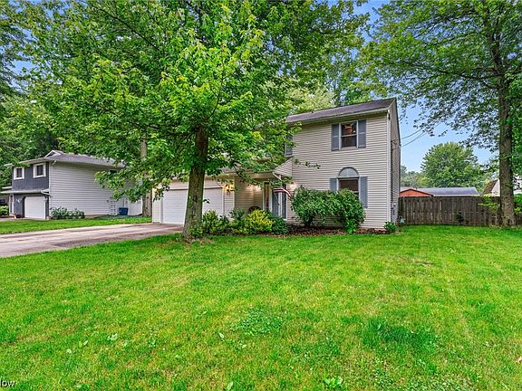 2nd image of 849 Robinwood Ave
