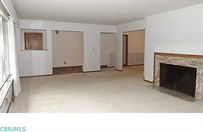 4th image of 921 Fairway Blvd