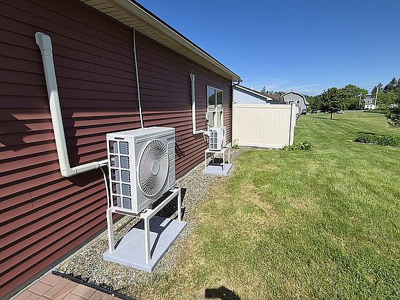 2nd image of 20 Frenchmen Ln #1