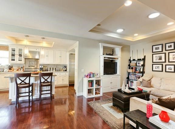 3rd image of 2560 Oxford Ln