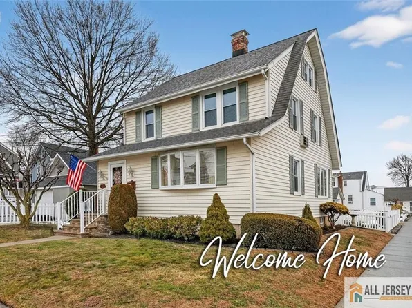 3 Jenessee Ct, Woodbridge, NJ 07095