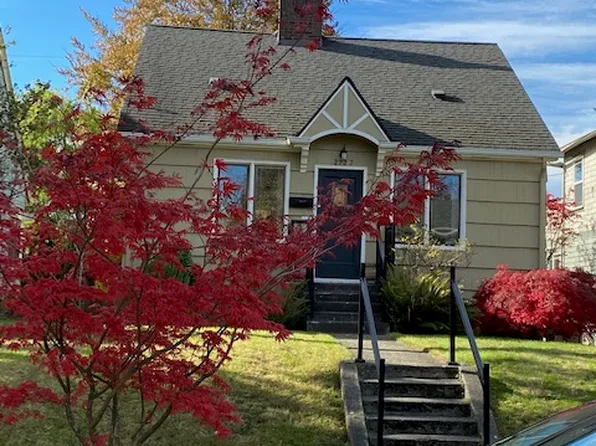 2727 47th Ave SW, Seattle, WA 98116