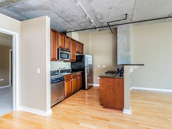 5th image of 50 E 16th St Unit 814