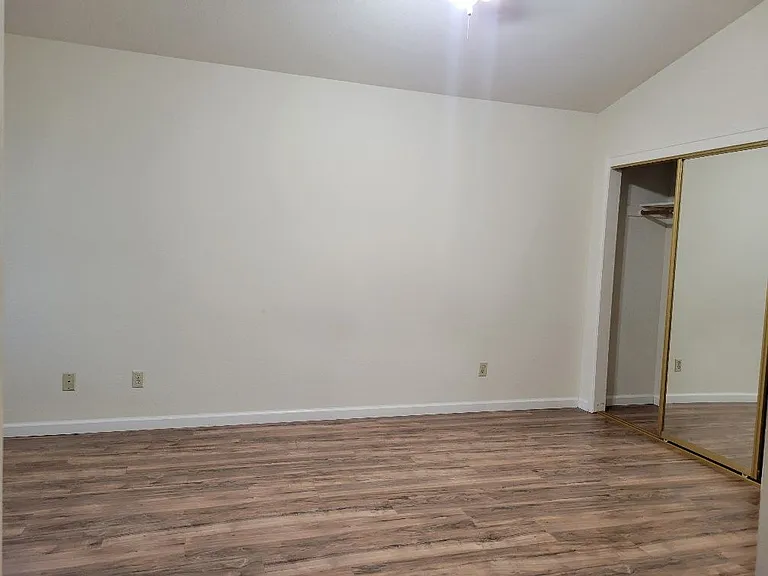 1812 College Greens Dr — Photo 12