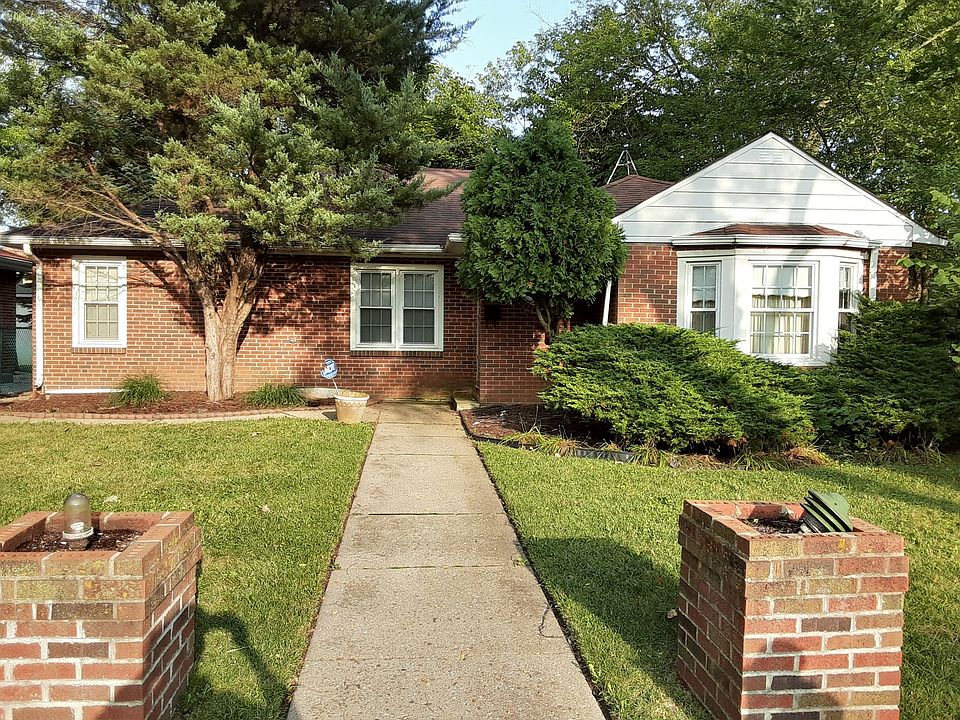 1st image of 1327 Glenn Dr