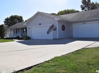 2097 New Lake Rd, Jacksonville, IL 62650