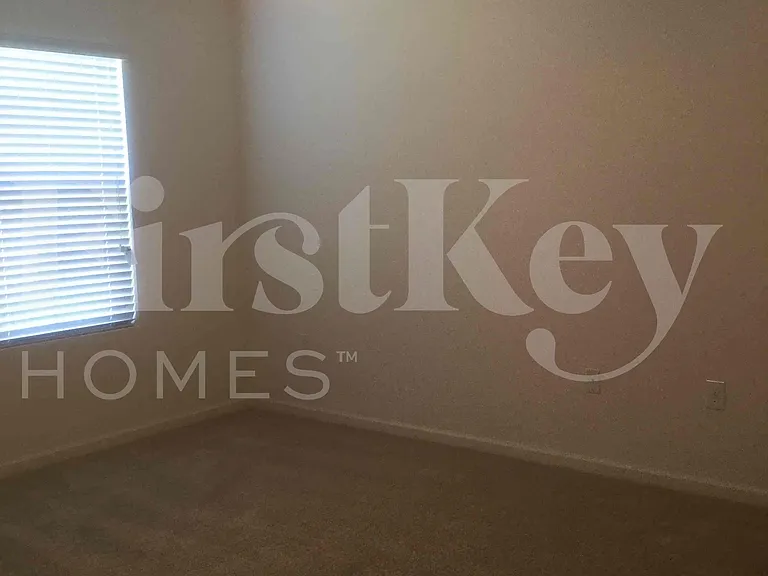 407 SW Lakehurst Dr — Photo 12