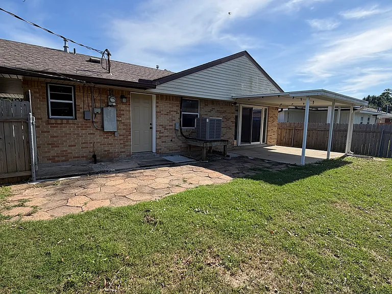 6215 Loveland St — Photo 10