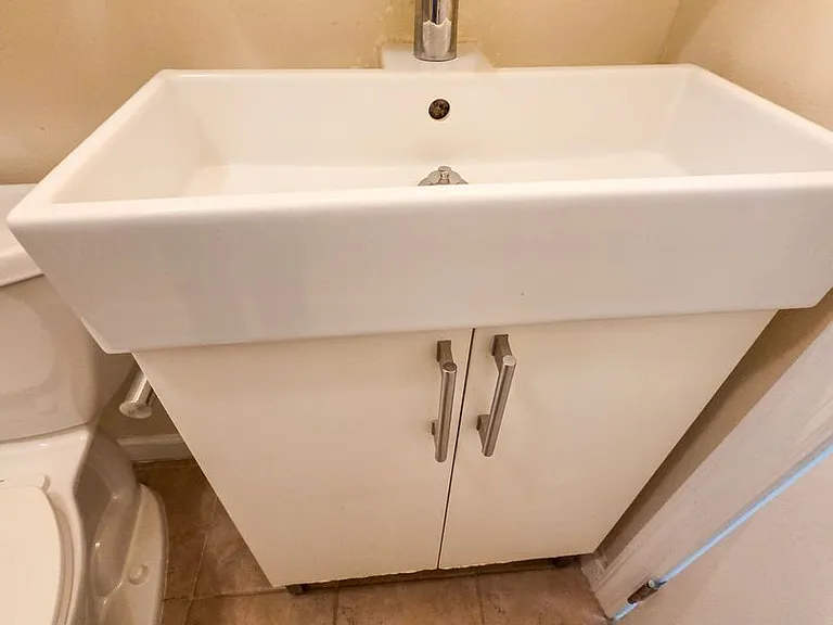 207 R St NW #4 — Photo 16