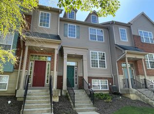 161 Station Park Cir, Grayslake, IL 60030