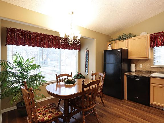 4th image of 837 Summertime Ave SE