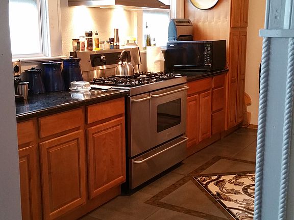 5th image of 1225 Ionia St