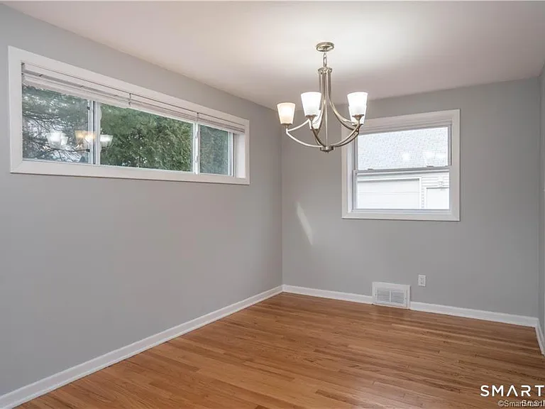 34 John Smith Dr — Photo 8