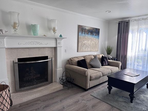 4th image of 250 Saint Andrews Way