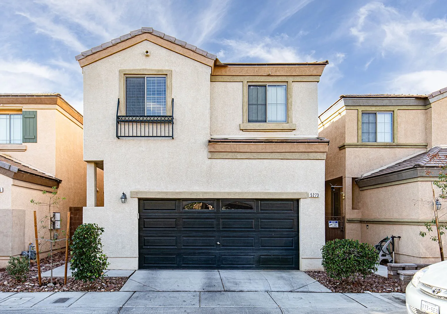 Gated 3 br SW home — Photo 2