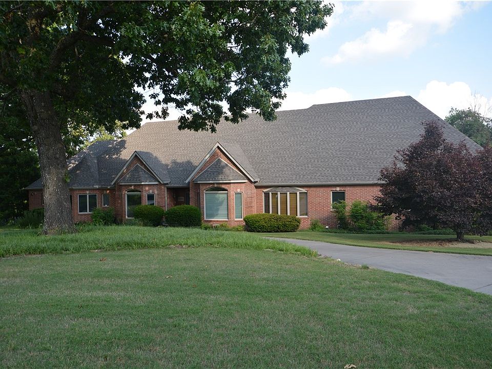 1st image of 12254 Red Oak Dr