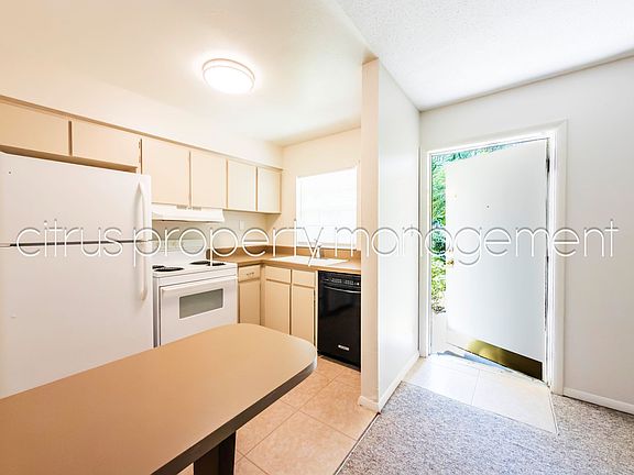 5th image of 3034A Fairway Ln