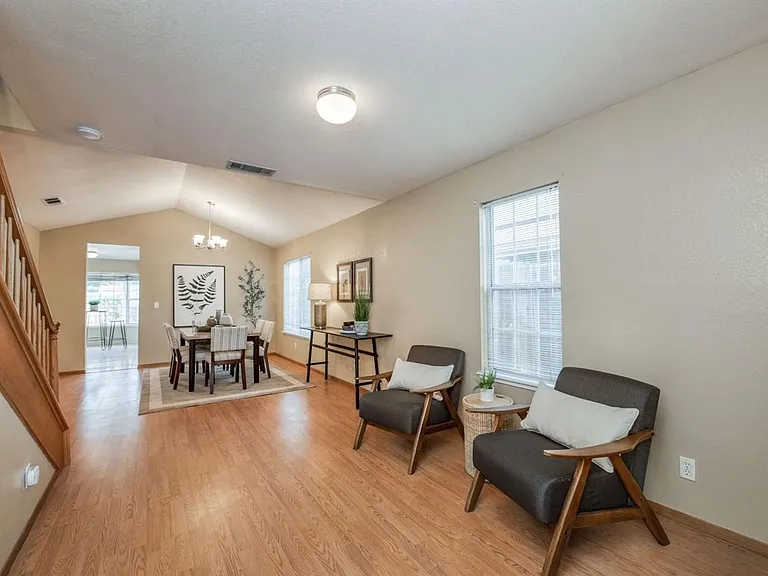 2559 Dennis Ave — Photo 8