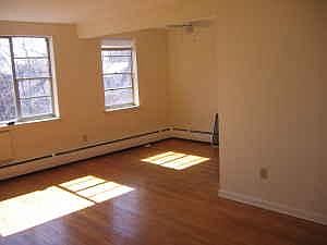 LIVING ROOM,DINING
ROOM AREA