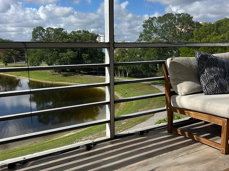 2751 N Palm Aire Dr #402 — Photo 15