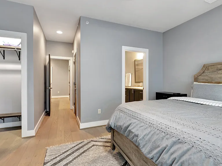 1306 Barristers Ct — Photo 8