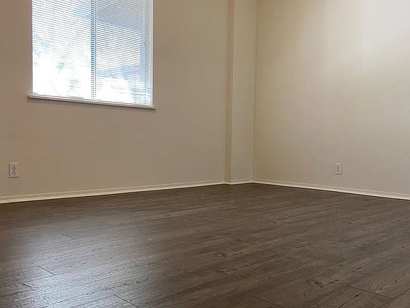 5th image of 1601 Pennsylvania St NE #32-unit 1