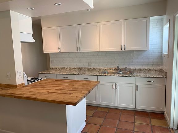 3rd image of 3214 W Santiago St Unit 2