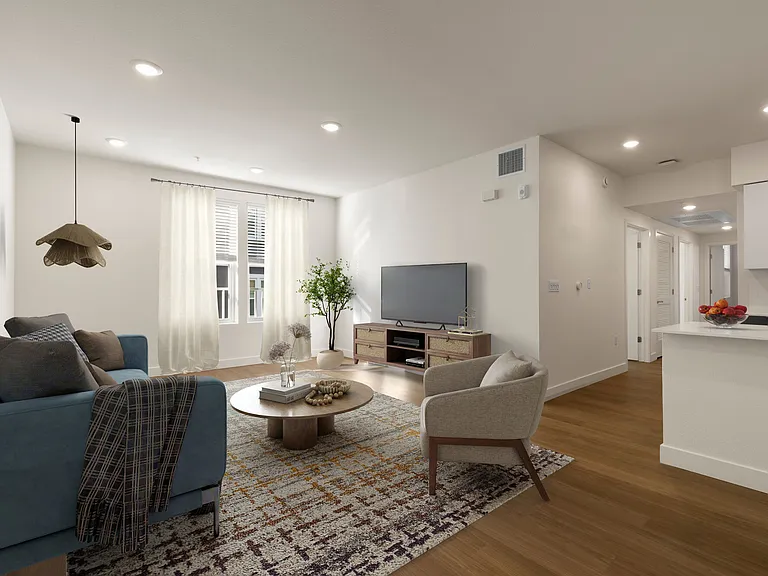 Crescent Apartments — Photo 8
