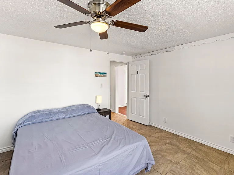 Bedroom6_pic3