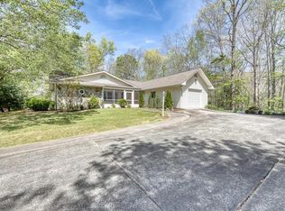 27 E Dogwood Ln, Blue Ridge, GA 30513