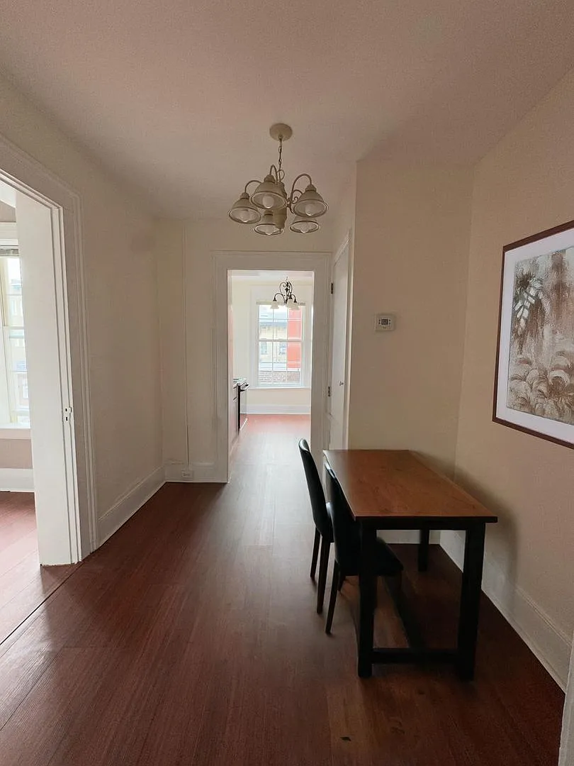 203 E. York St. — Photo 3