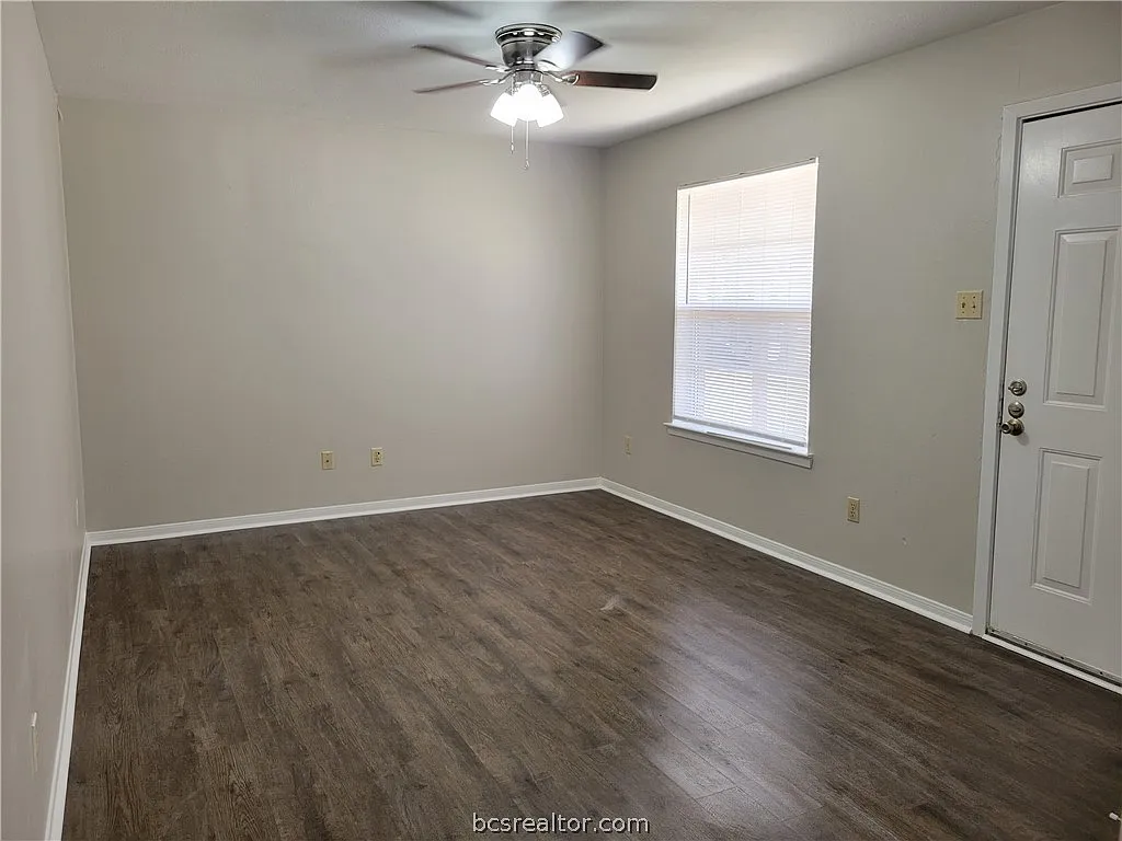 2 bed, 775 sqft, $985 — Photo 4