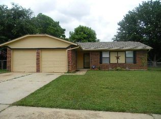 1709 SE 8th St, Moore, OK 73160