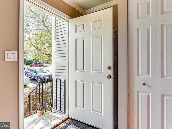 3rd image of 3425 Caledonia Cir