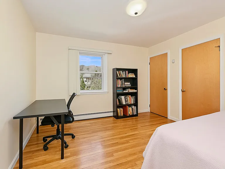568 Manville Rd #UL — Photo 16