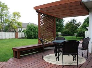 9207 Crossing Dr, Fishers, IN 46037