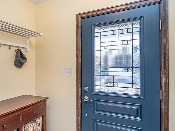 5th image of 606 Linda Vista St