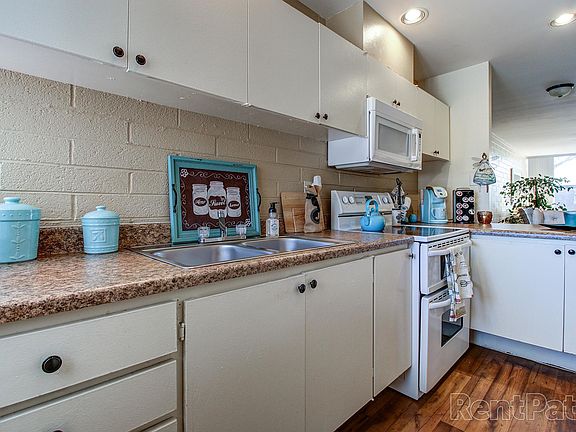 2br Kitchen